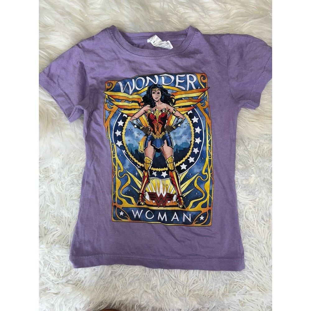 Live & Tell wonder woman girls sz. 4/6x purple logo design tee. Adorable, fun